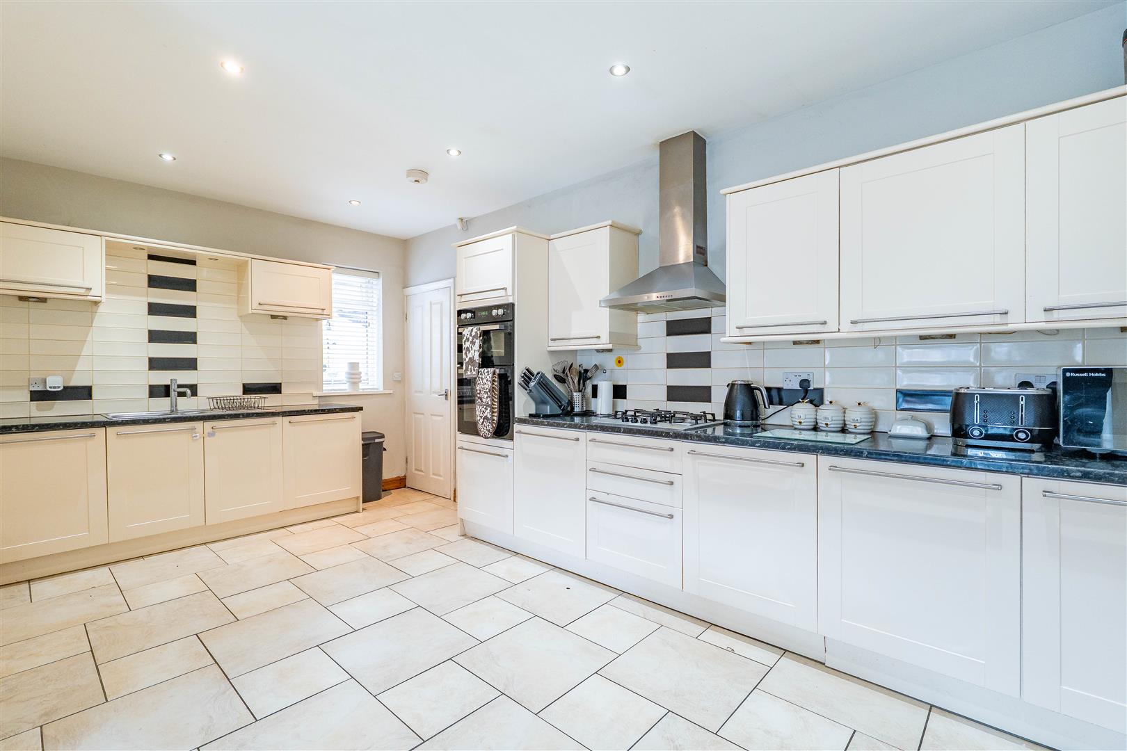 4 bed property in Hurst Street, Bolton